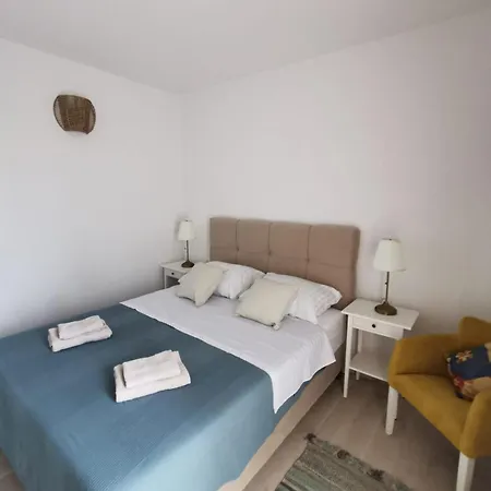 Apartment Mirta *